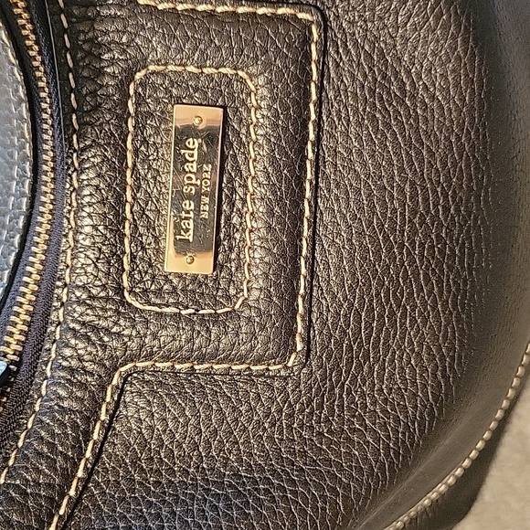 Kate Spade pebbled leather black shoulder bag in EXCELLENT Condition!!! - Picture 2 of 11
